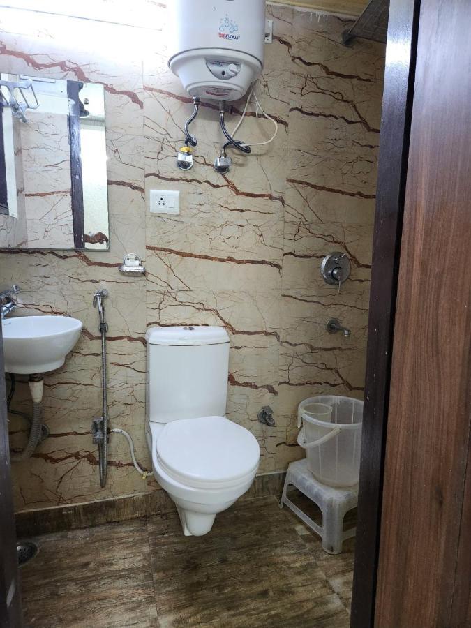 Hotel Cozy Cave Νέο Δελχί Εξωτερικό φωτογραφία